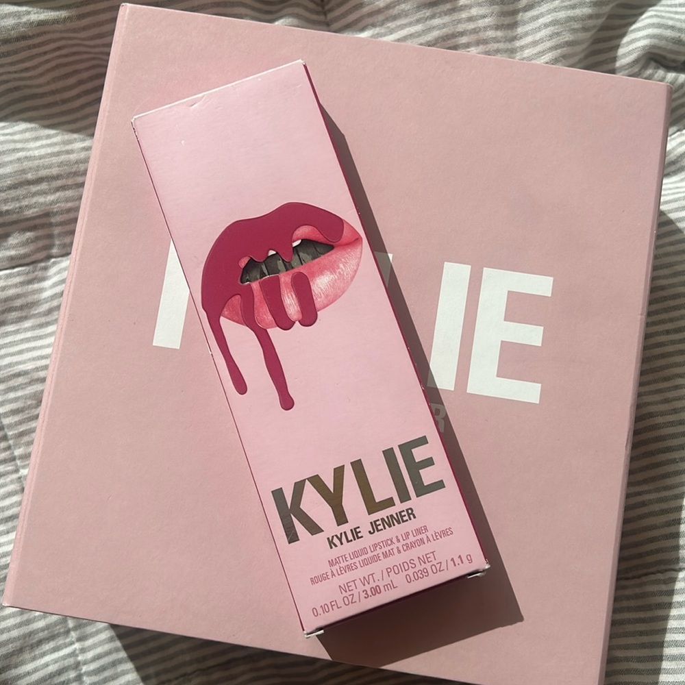 Kylie Cosmetics Lip Kit Extraordinary